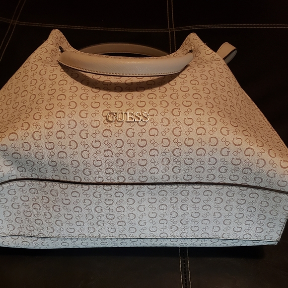 Guess Pocket Book - Picture 5 of 5